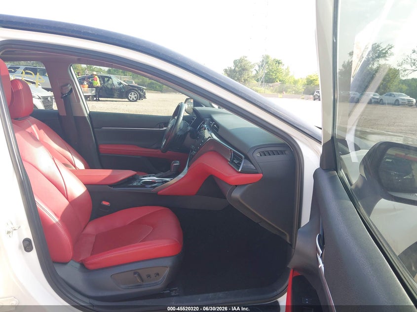 2020 TOYOTA CAMRY auction photo 5