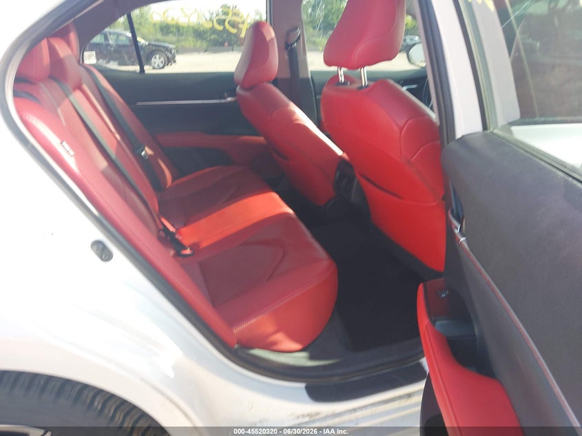 2020 TOYOTA CAMRY auction photo 8