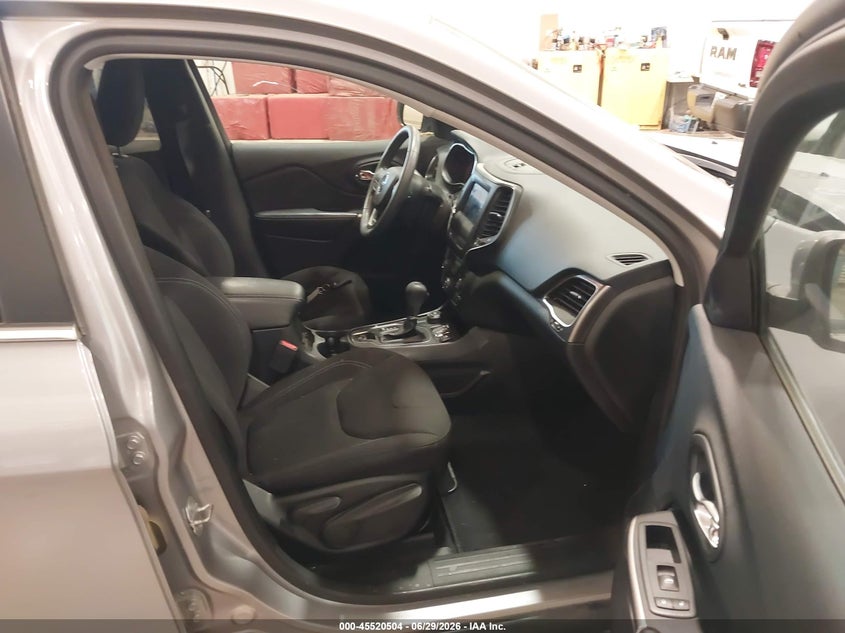 2019 JEEP CHEROKEE auction photo 5