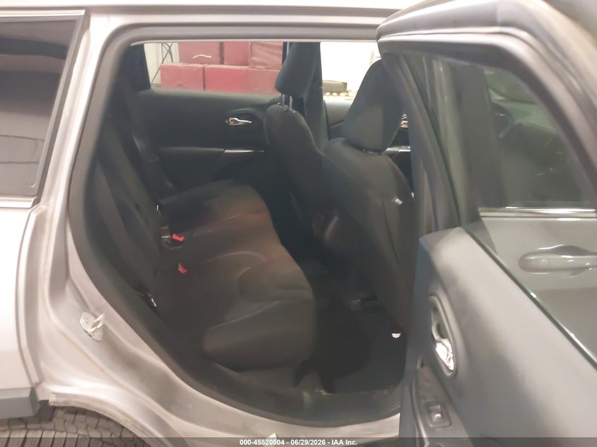 2019 JEEP CHEROKEE auction photo 8