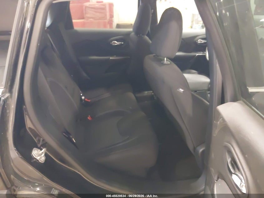 2019 JEEP CHEROKEE auction photo 8
