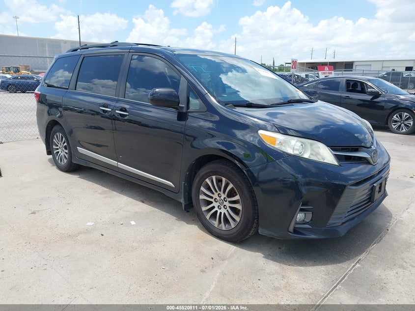 TOYOTA SIENNA - zdjęcie 1
