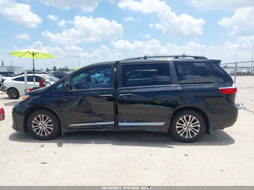 TOYOTA SIENNA - zdjęcie 14
