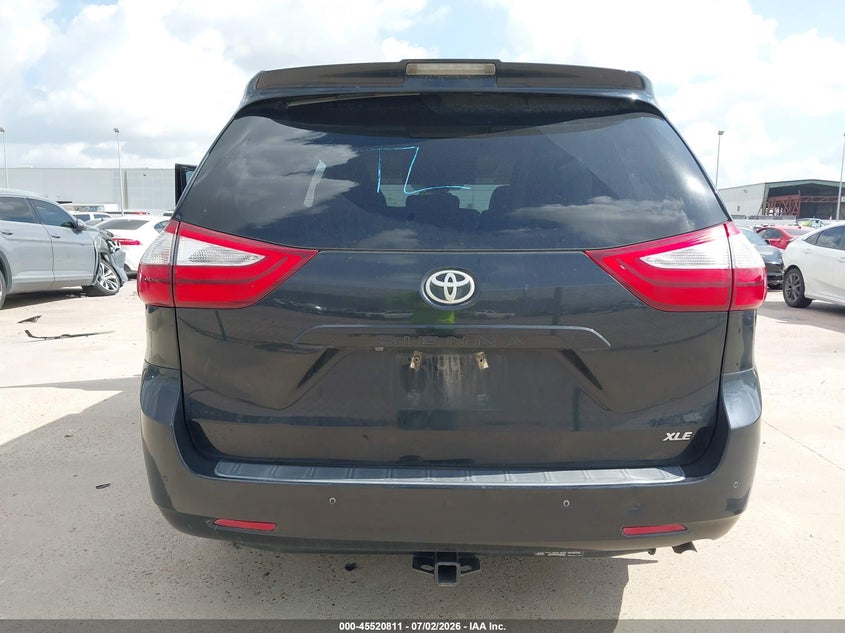 TOYOTA SIENNA - zdjęcie 16