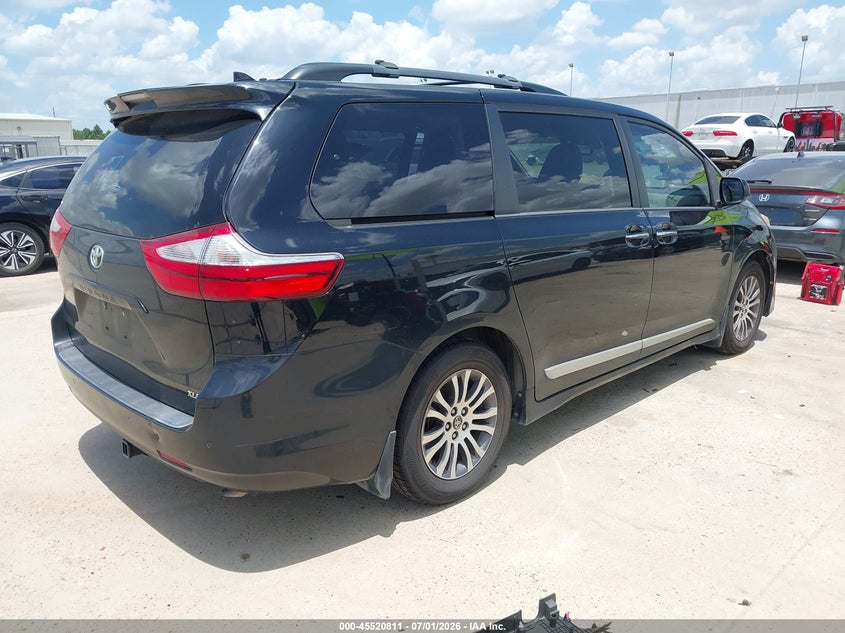 TOYOTA SIENNA - zdjęcie 4