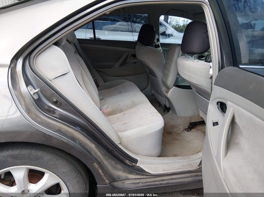 2011 TOYOTA CAMRY auction photo 8