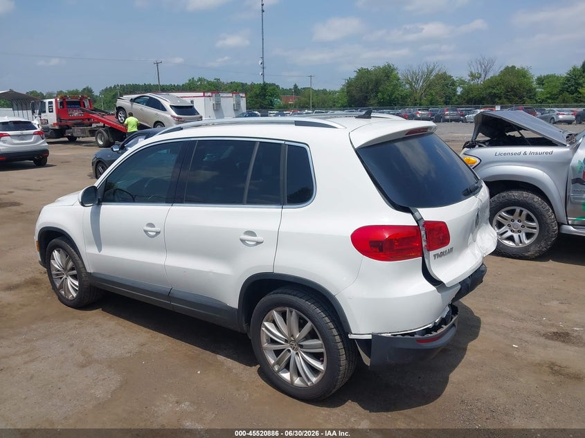 2013 VOLKSWAGEN TIGUAN auction photo 3