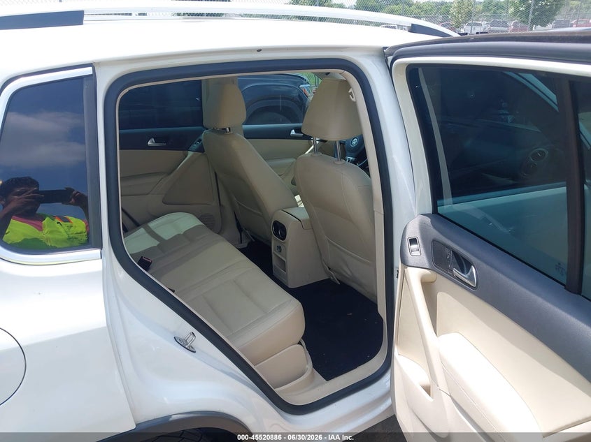 2013 VOLKSWAGEN TIGUAN auction photo 8