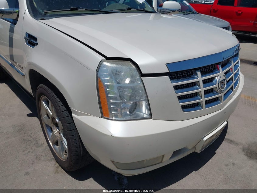 2011 CADILLAC ESCALADE auction photo 6