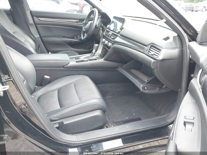 2018 HONDA ACCORD auction photo 5