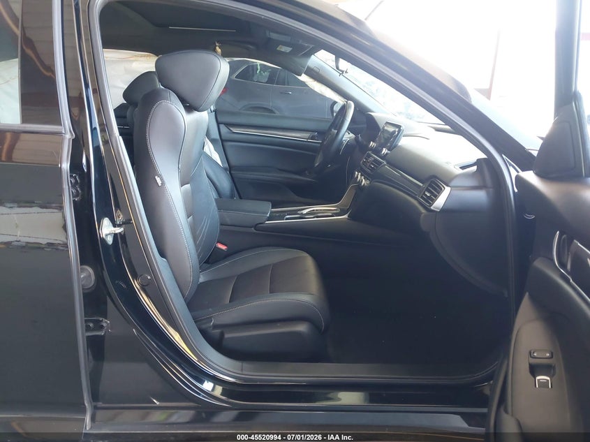2019 HONDA ACCORD auction photo 5