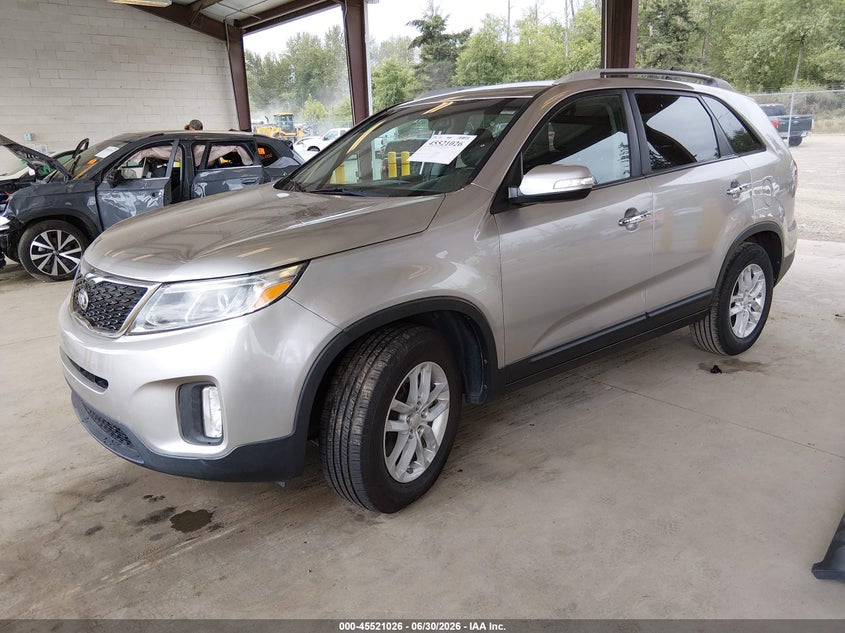 2015 KIA SORENTO auction photo 2