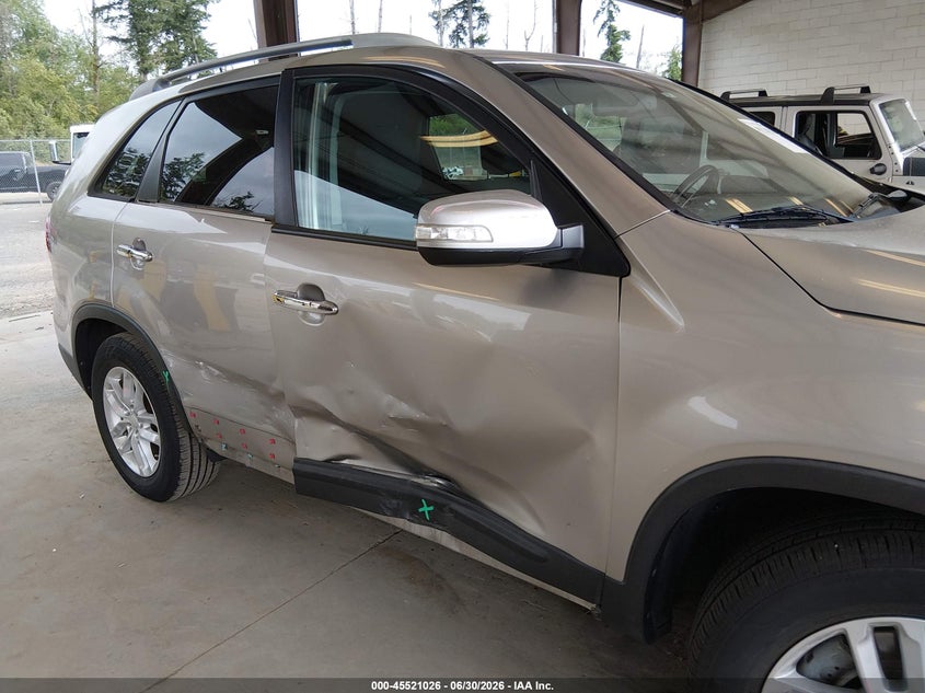 2015 KIA SORENTO auction photo 6