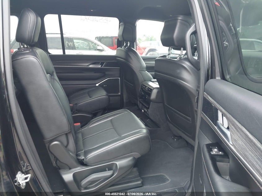2024 JEEP WAGONEER auction photo 8