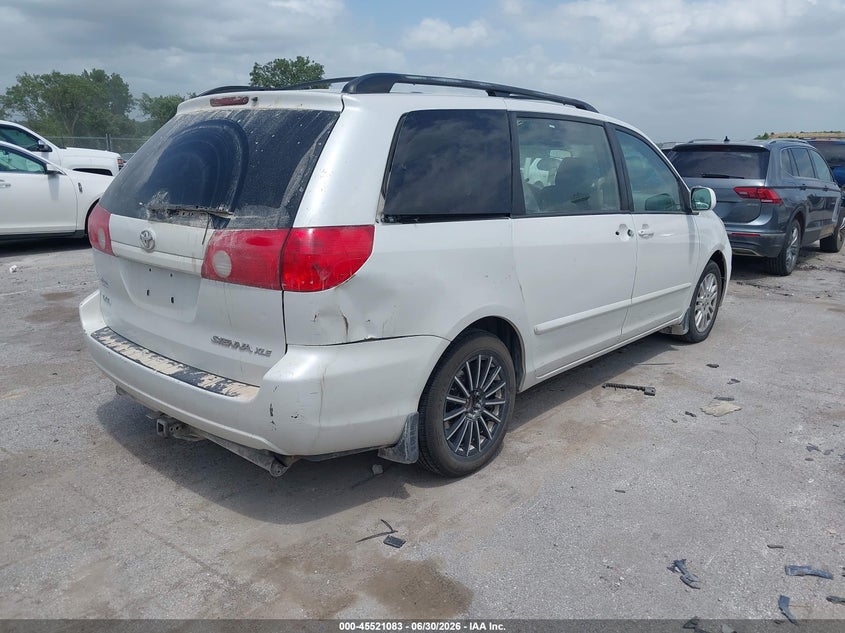2008 TOYOTA SIENNA auction photo 4