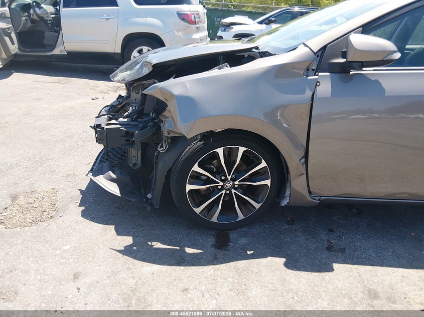 2017 TOYOTA COROLLA auction photo 6