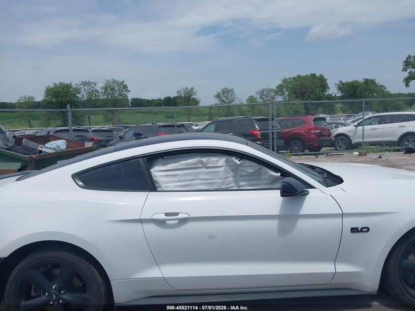 FORD MUSTANG - zdjęcie 13