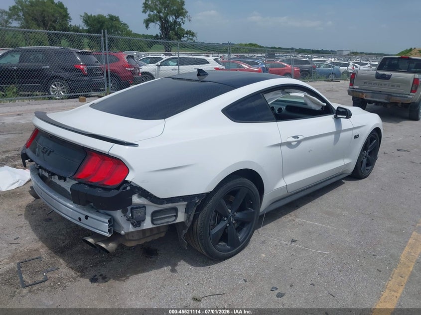 FORD MUSTANG - zdjęcie 4