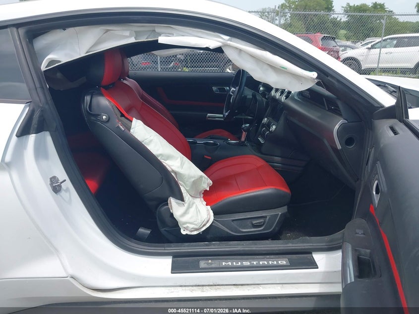 FORD MUSTANG - zdjęcie 5