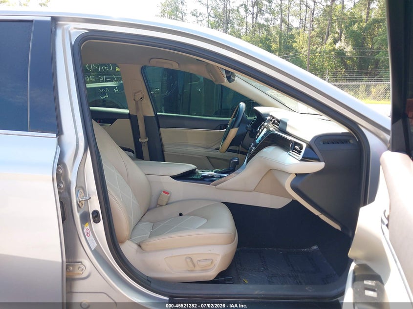 2018 TOYOTA CAMRY auction photo 5