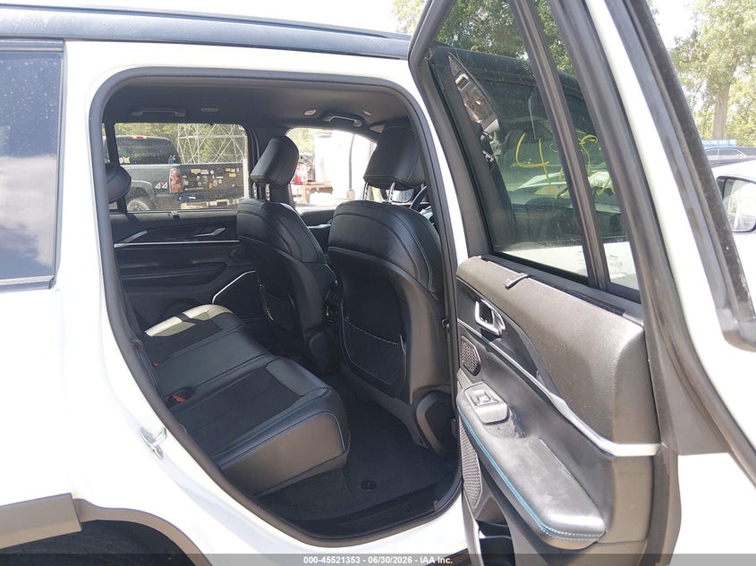 2023 JEEP GRAND CHEROKEE 4XE auction photo 8