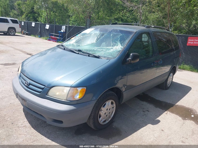 2003 TOYOTA SIENNA auction photo 2