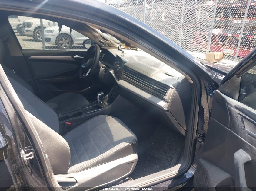 2025 VOLKSWAGEN JETTA auction photo 5