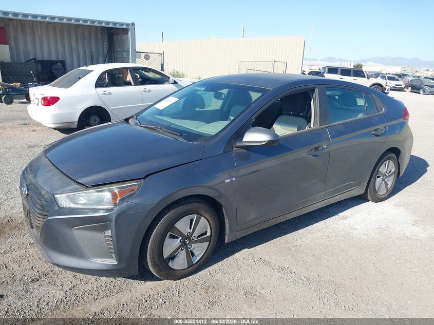 2018 HYUNDAI IONIQ HYBRID auction photo 2