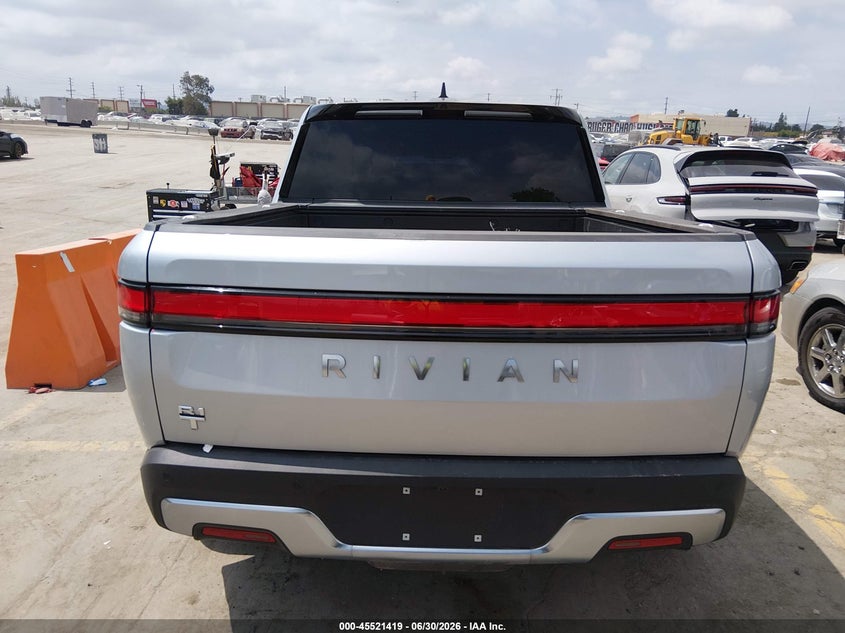 2024 Rivian R1T Adventure Dual Motor Max Pack/Adventure Dual Motor Perf Max Pack VIN: 7FCTGCAA9RN030366 Lot: 45521419