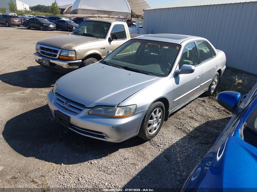 2002 Honda Accord, Normal Wear & Tear, IAAI, VIN 1HGCG56712A080658 — photo 2