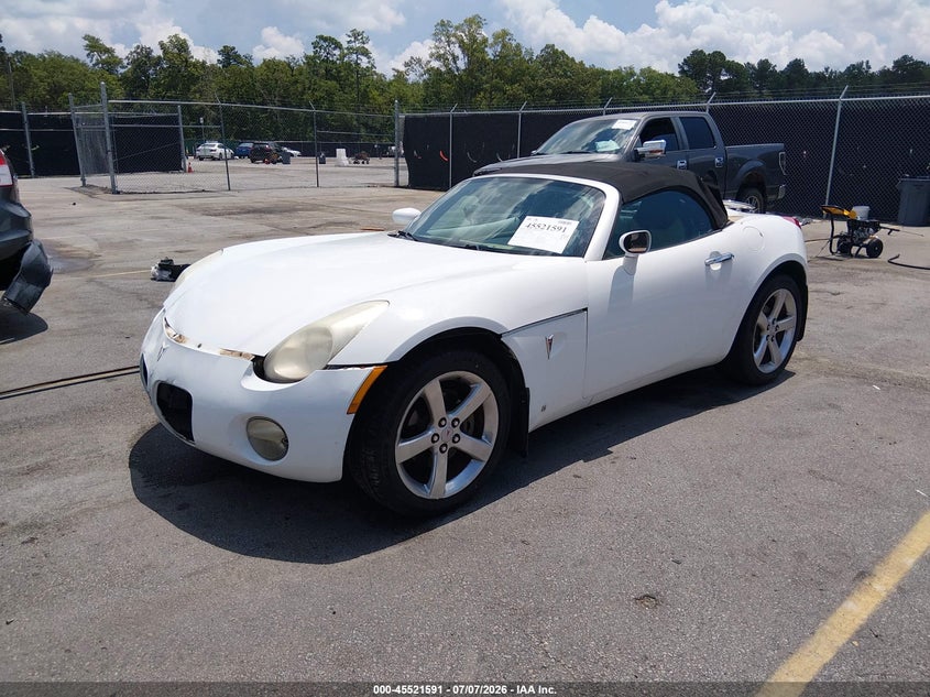 2006 Pontiac Solstice, Front End, IAAI, VIN 1G2MB33B66Y105196 — photo 2