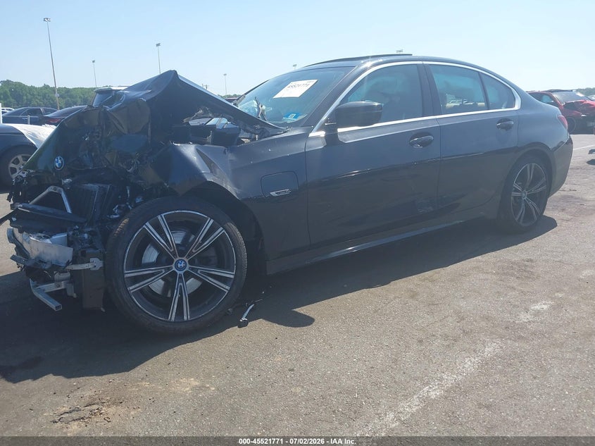 2022 BMW 330E auction photo 2