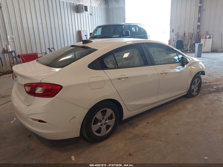 CHEVROLET CRUZE 2018 VIN 1G1BC5SM1J7105175