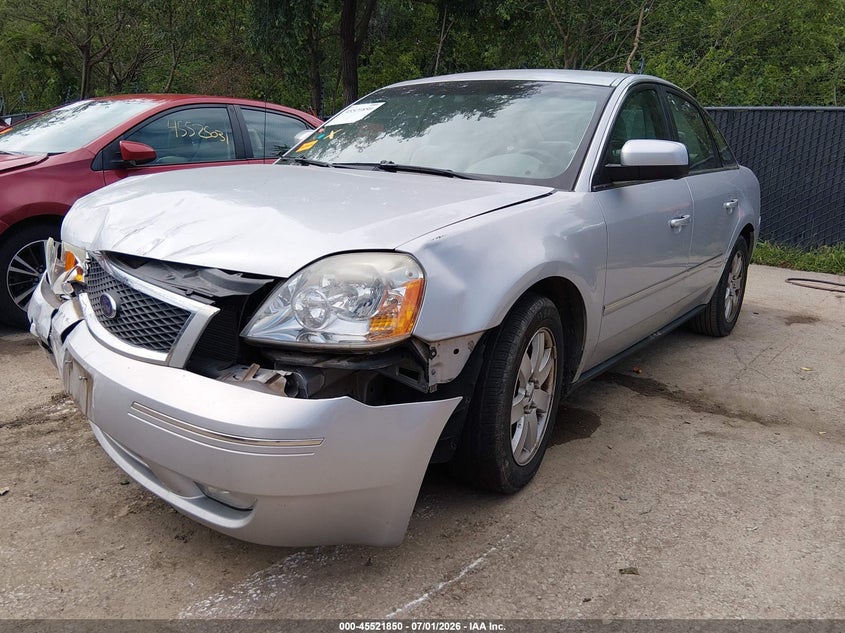2005 FORD FIVE HUNDRED auction photo 2
