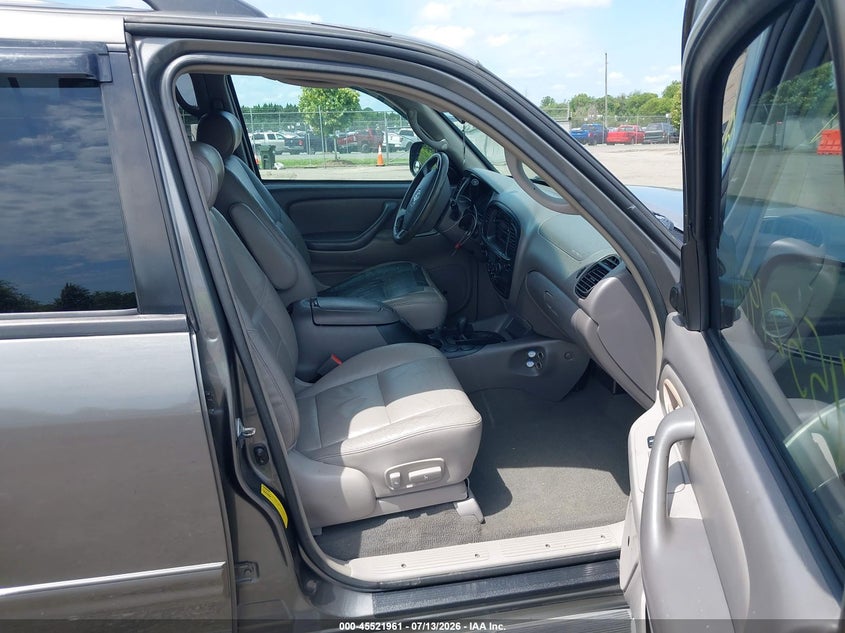 2004 TOYOTA SEQUOIA auction photo 5