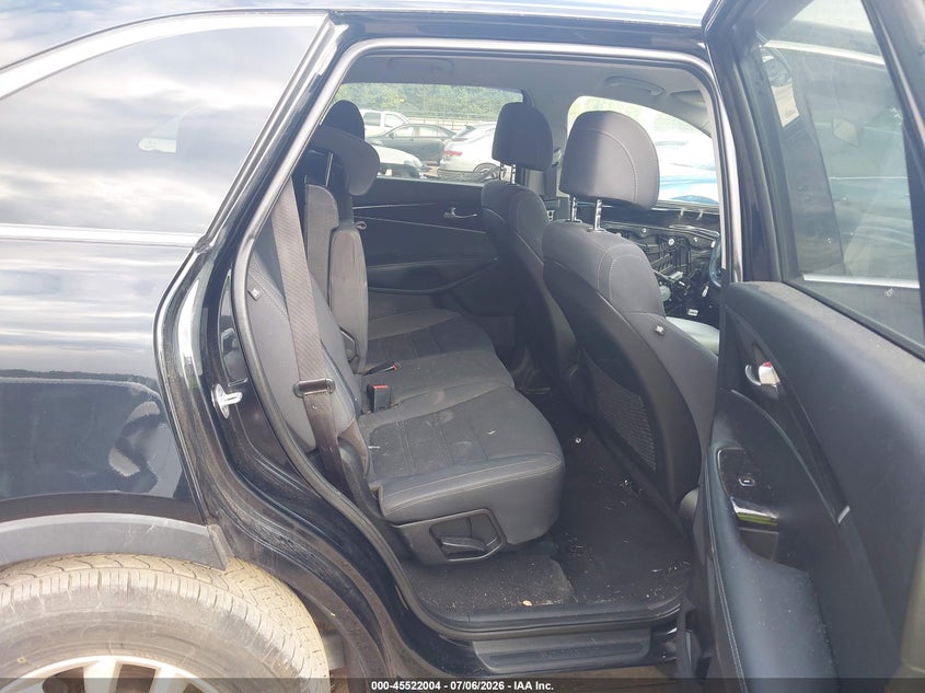 KIA SORENTO 2017 VIN 5XYPG4A32HG312384