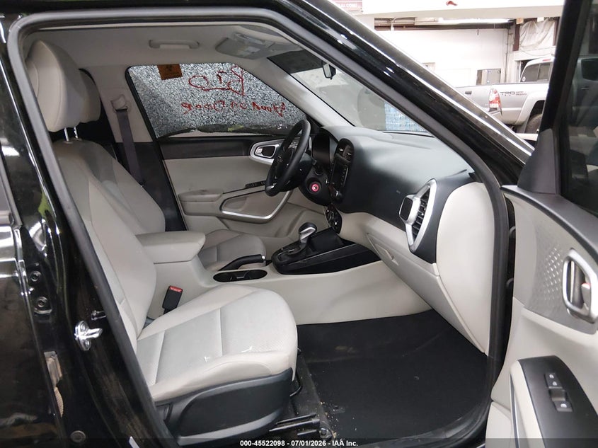 2025 KIA SOUL auction photo 5