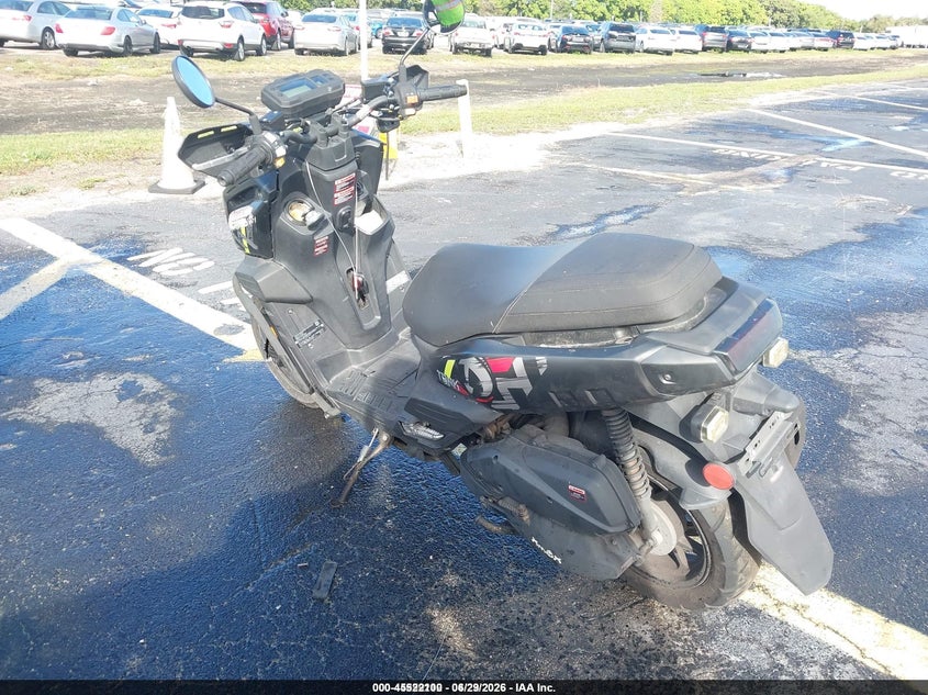 2023 TZTC SCOOTER auction photo 3
