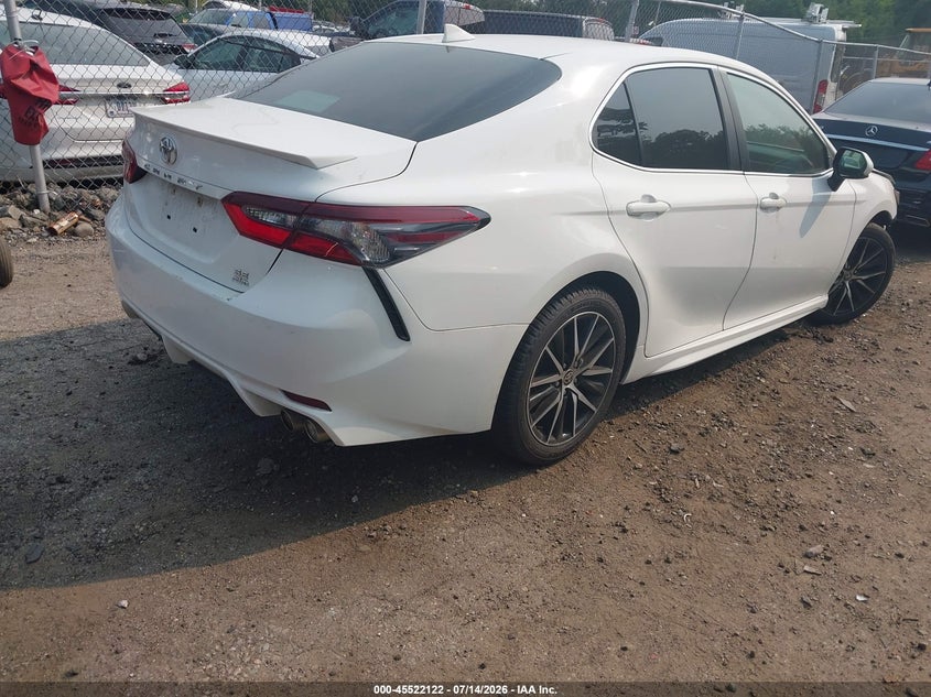 2021 TOYOTA CAMRY auction photo 4