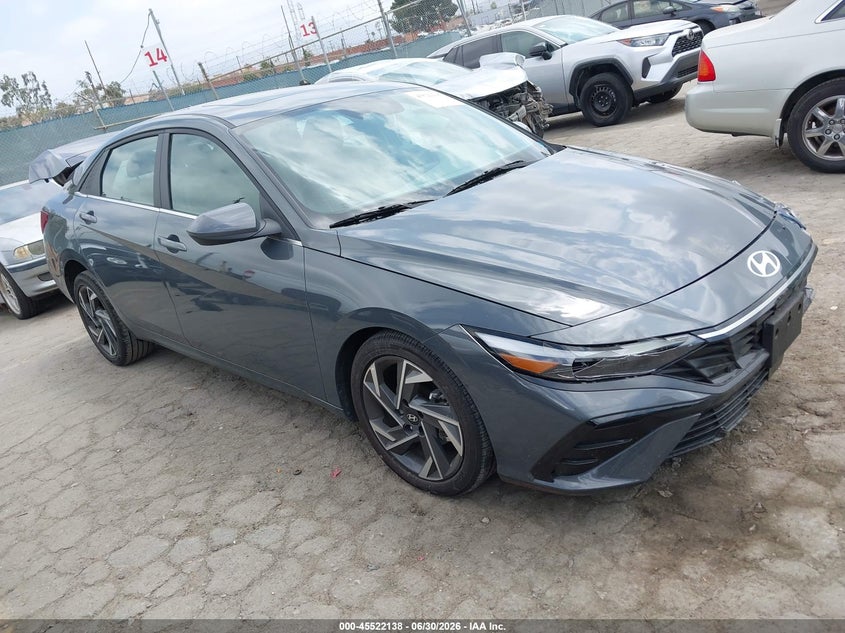 2025 HYUNDAI ELANTRA auction photo 1