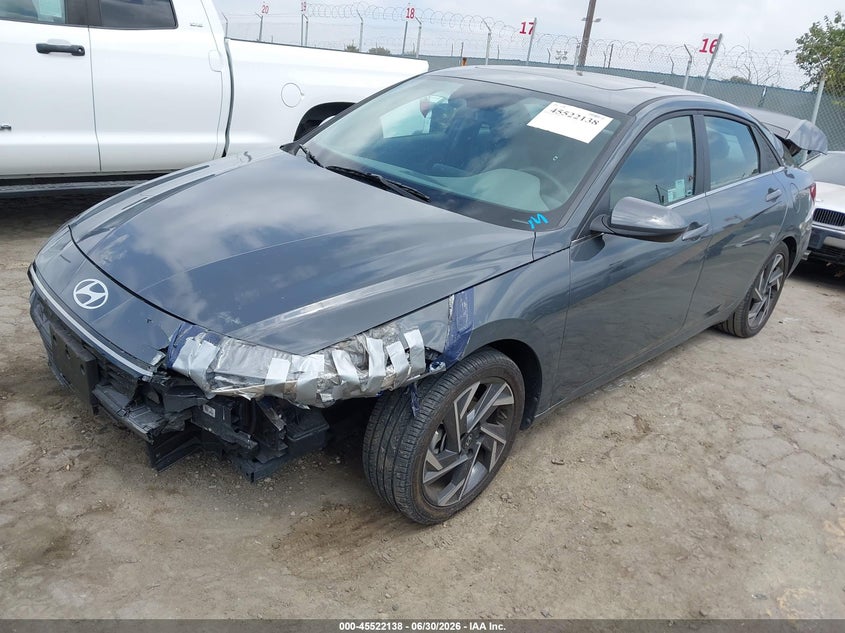 2025 HYUNDAI ELANTRA auction photo 2