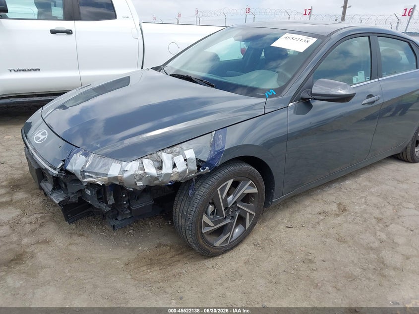 2025 HYUNDAI ELANTRA auction photo 6