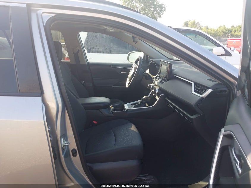 2020 TOYOTA RAV4 auction photo 5