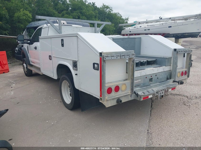 2019 FORD F-550 CHASSIS auction photo 3