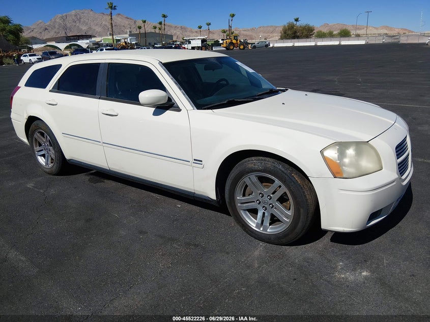 2005 DODGE MAGNUM auction photo 1