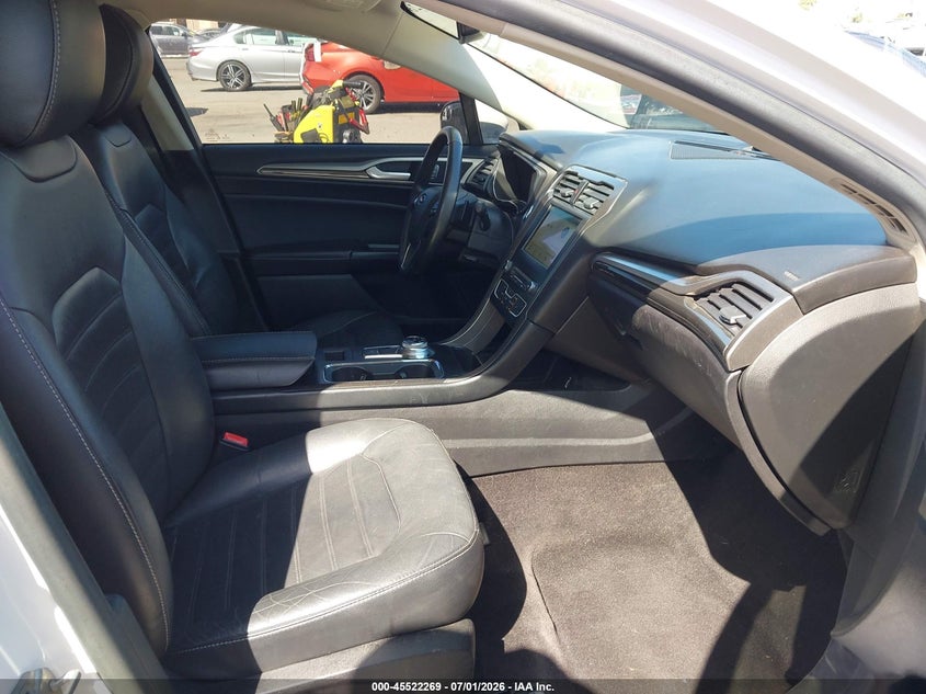 2017 FORD FUSION auction photo 5