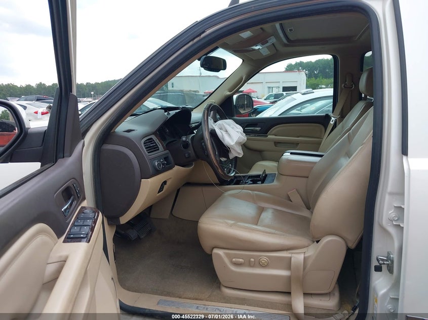 2013 GMC YUKON auction photo 5