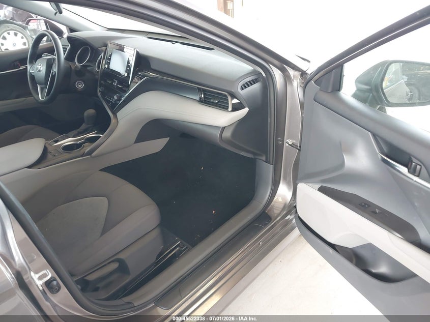 2022 TOYOTA CAMRY auction photo 5