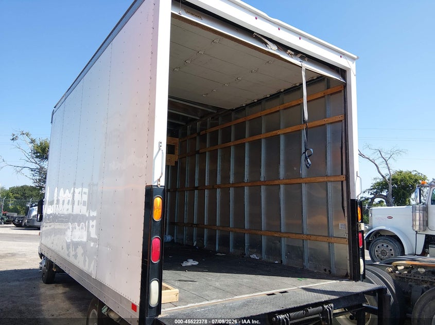 2017 MITSUBISHI FEC72W auction photo 3