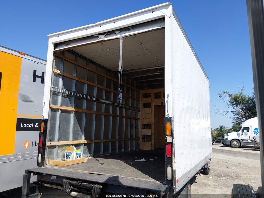 2017 MITSUBISHI FEC72W auction photo 4